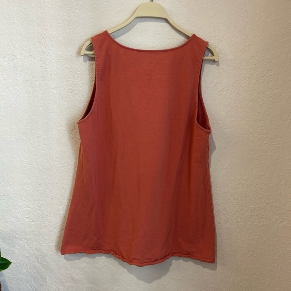 Torrid Sleeveless V-neck in Size 3 - Picture 3 of 4